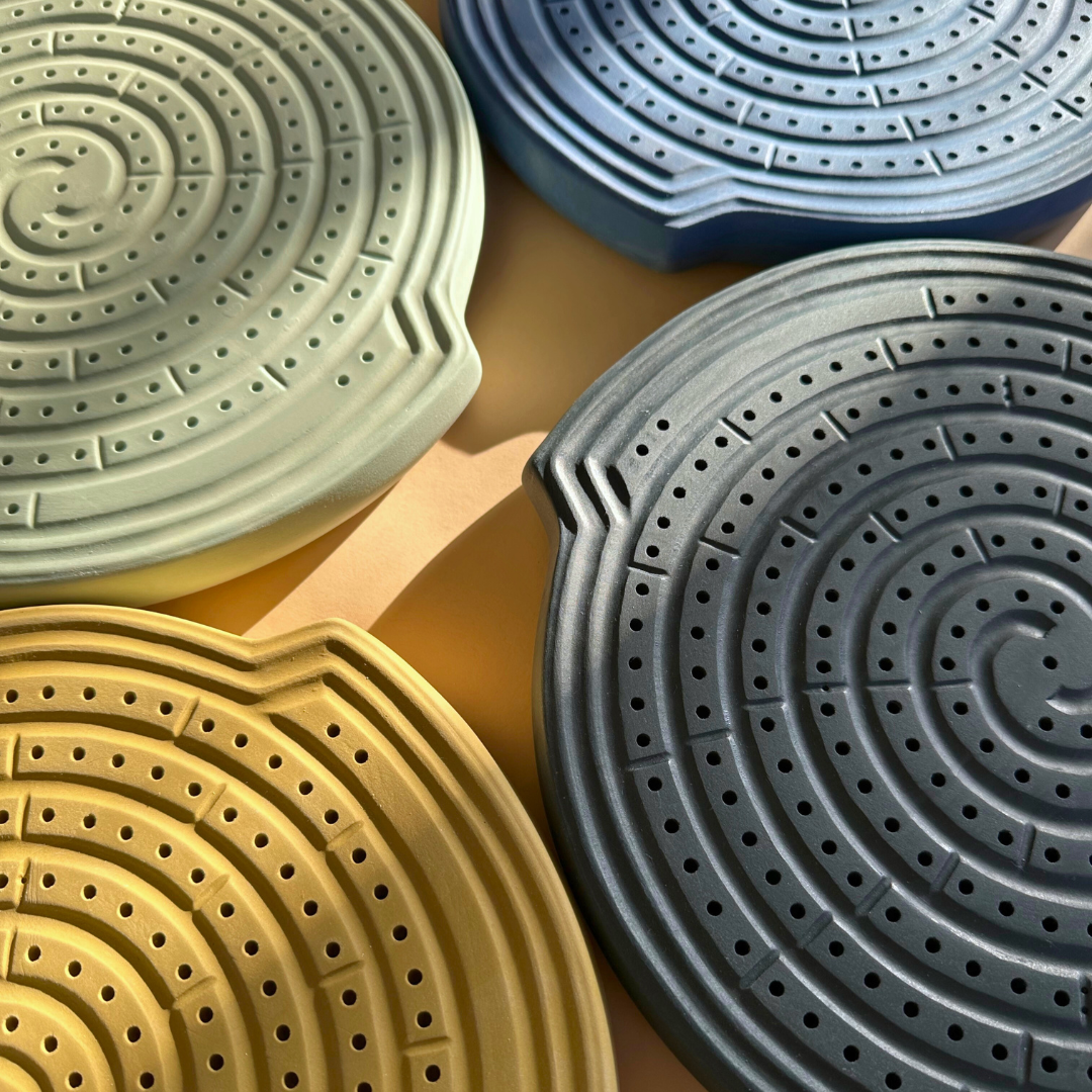 The Labyrinth Cribbage Board